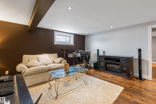 12803 47 Street, Edmonton, AB - Indoor Photo Showing Living Room