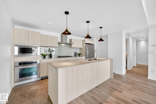 306 2606 109 Street, Edmonton, AB - Indoor Photo Showing Kitchen With Double Sink With Upgraded Kitchen