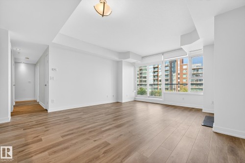 306 2606 109 Street, Edmonton, AB - Indoor