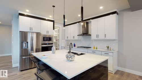 37 Blackbird Bend, Fort Saskatchewan, AB - Indoor Photo Showing Kitchen With Upgraded Kitchen