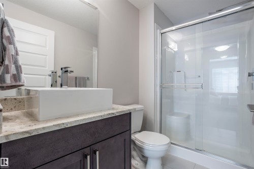 307 5151 Windermere Boulevard Nw, Edmonton, AB - Indoor Photo Showing Bathroom