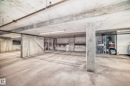 404 10028 119 Street, Edmonton, AB - Indoor Photo Showing Garage