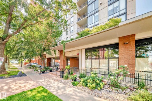 404 10028 119 Street, Edmonton, AB - Outdoor