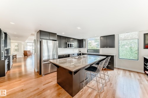 404 10028 119 Street, Edmonton, AB - Indoor Photo Showing Kitchen With Double Sink With Upgraded Kitchen