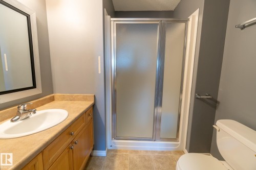 118 16807 100 Avenue, Edmonton, AB - Indoor Photo Showing Bathroom