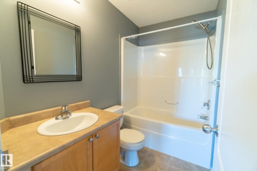 118 16807 100 Avenue, Edmonton, AB - Indoor Photo Showing Bathroom