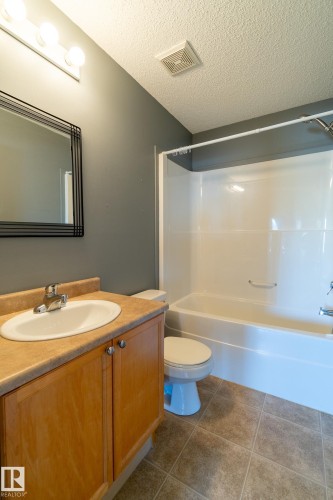 118 16807 100 Avenue, Edmonton, AB - Indoor Photo Showing Bathroom