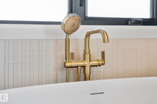 4706 Knight Close, Edmonton, AB - Indoor