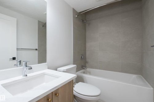 9540 148 Street, Edmonton, AB - Indoor Photo Showing Bathroom