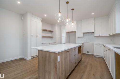 9540 148 Street, Edmonton, AB - Indoor Photo Showing Kitchen With Upgraded Kitchen