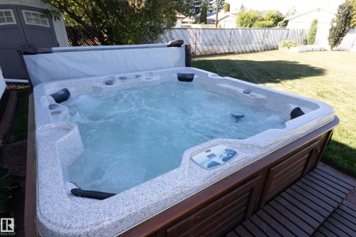 7512 129A Avenue Nw, Edmonton, AB - Outdoor