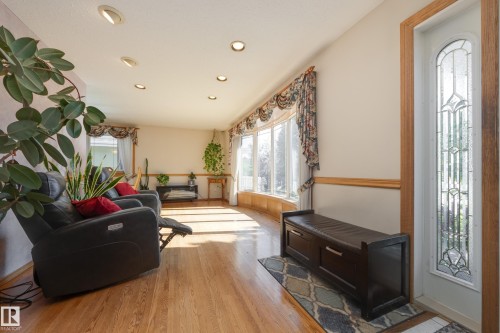 7512 129A Avenue Nw, Edmonton, AB - Indoor