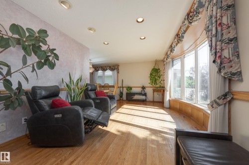 7512 129A Avenue Nw, Edmonton, AB - Indoor