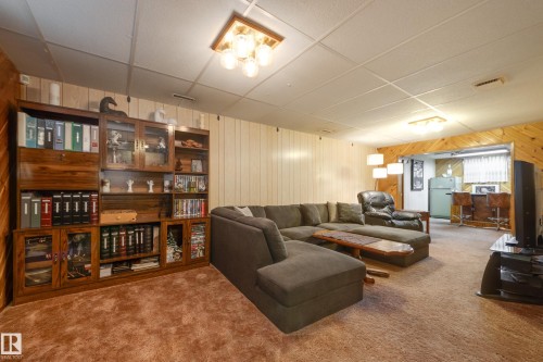 7512 129A Avenue Nw, Edmonton, AB - Indoor