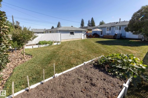 7512 129A Avenue Nw, Edmonton, AB - Outdoor