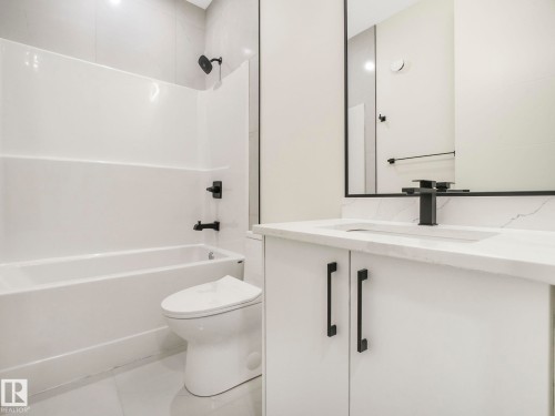10963 129 Street, Edmonton, AB - Indoor Photo Showing Bathroom