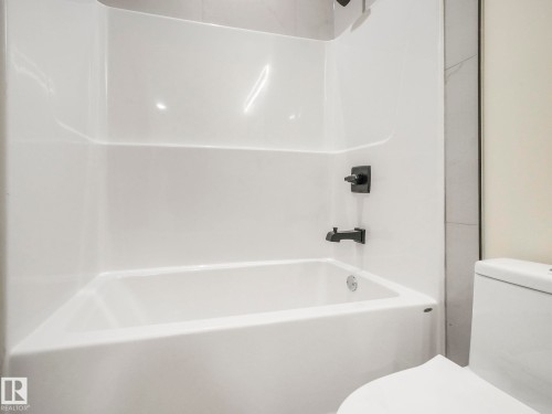 10963 129 Street, Edmonton, AB - Indoor Photo Showing Bathroom
