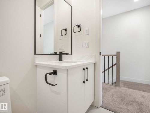 10963 129 Street, Edmonton, AB - Indoor Photo Showing Bathroom