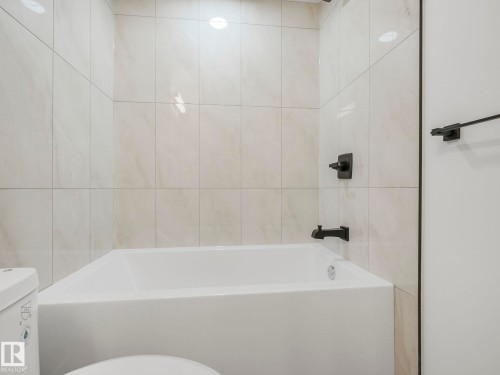 10963 129 Street, Edmonton, AB - Indoor Photo Showing Bathroom
