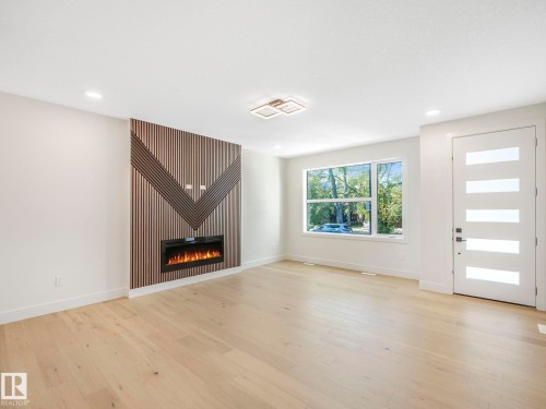 10963 129 Street, Edmonton, AB - Indoor With Fireplace