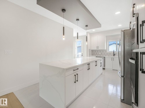10963 129 Street, Edmonton, AB - Indoor Photo Showing Kitchen