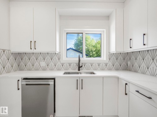 10963 129 Street, Edmonton, AB - Indoor Photo Showing Kitchen With Double Sink
