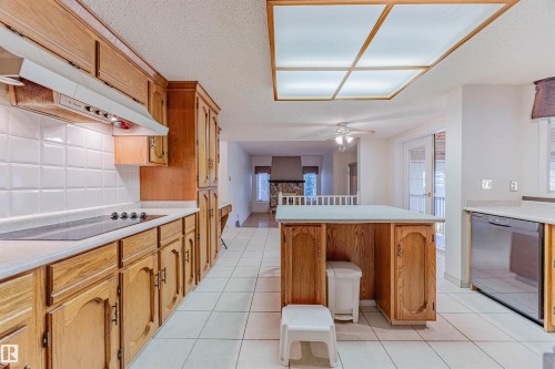 1602 106 Street, Edmonton, AB - Indoor Photo Showing Kitchen