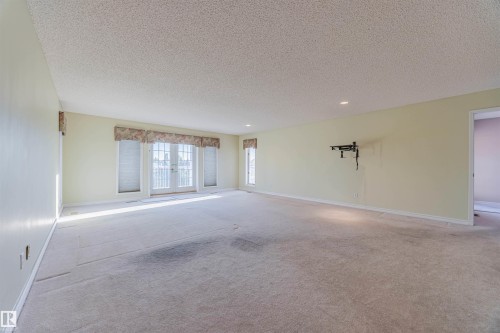 1602 106 Street, Edmonton, AB - Indoor