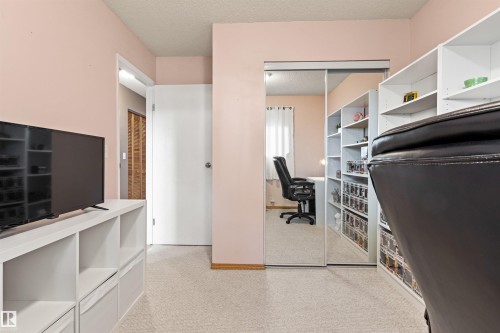 1704 39 Street, Edmonton, AB - Indoor