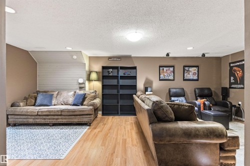 1704 39 Street, Edmonton, AB - Indoor