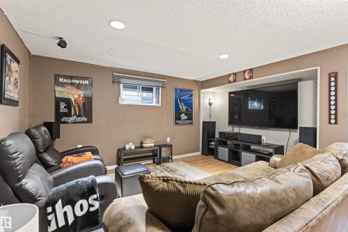 1704 39 Street, Edmonton, AB - Indoor Photo Showing Living Room