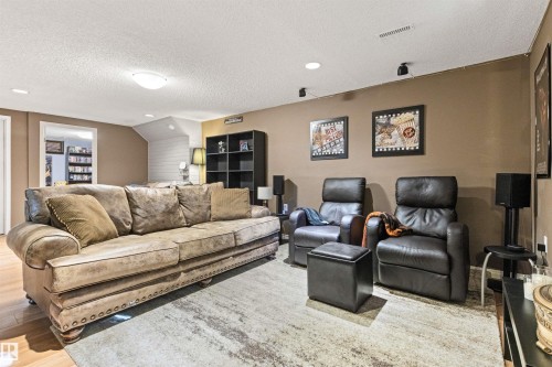 1704 39 Street, Edmonton, AB - Indoor Photo Showing Living Room