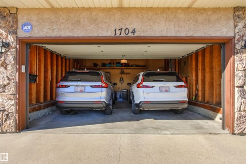 1704 39 Street, Edmonton, AB - Indoor Photo Showing Garage