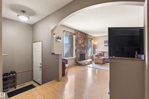 1704 39 Street, Edmonton, AB - Indoor