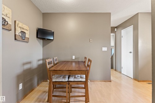 1704 39 Street, Edmonton, AB - Indoor