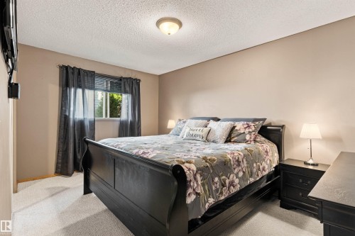 1704 39 Street, Edmonton, AB - Indoor Photo Showing Bedroom