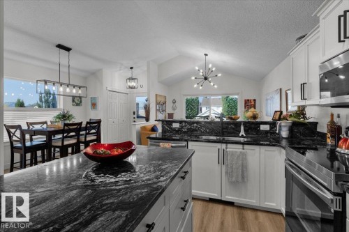 7608 15 Avenue, Edmonton, AB - Indoor Photo Showing Kitchen With Upgraded Kitchen