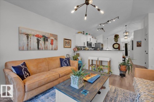 7608 15 Avenue, Edmonton, AB - Indoor Photo Showing Living Room