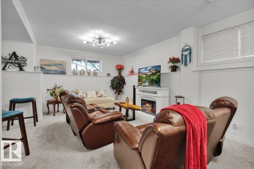 7608 15 Avenue, Edmonton, AB - Indoor