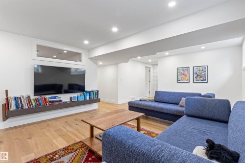 14412 80 Avenue Nw, Edmonton, AB - Indoor Photo Showing Living Room