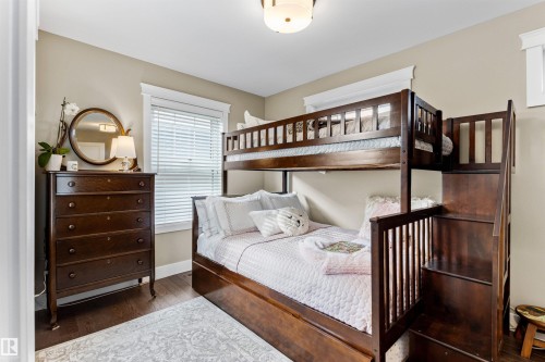 212 Wolf Ridge Close Nw, Edmonton, AB - Indoor Photo Showing Bedroom