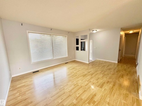 12231 44 Street Nw, Edmonton, AB - Indoor Photo Showing Other Room