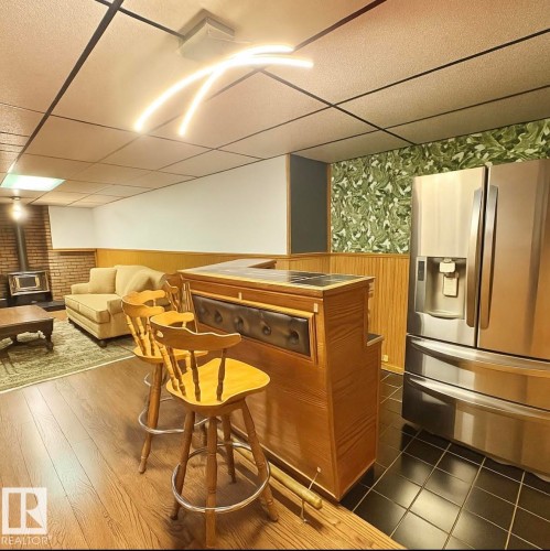 12231 44 Street Nw, Edmonton, AB - Indoor