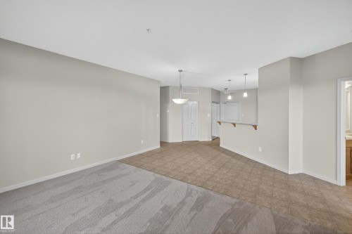 112 2503 Hanna Crescent, Edmonton, AB - Indoor Photo Showing Other Room