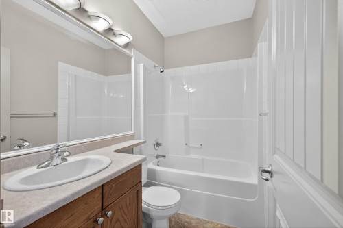 112 2503 Hanna Crescent, Edmonton, AB - Indoor Photo Showing Bathroom