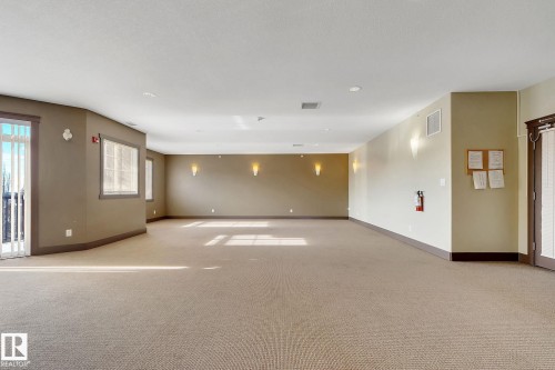 112 2503 Hanna Crescent, Edmonton, AB - Indoor Photo Showing Other Room