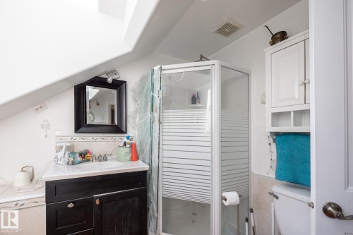 11415 85 Street, Edmonton, AB - Indoor Photo Showing Bathroom