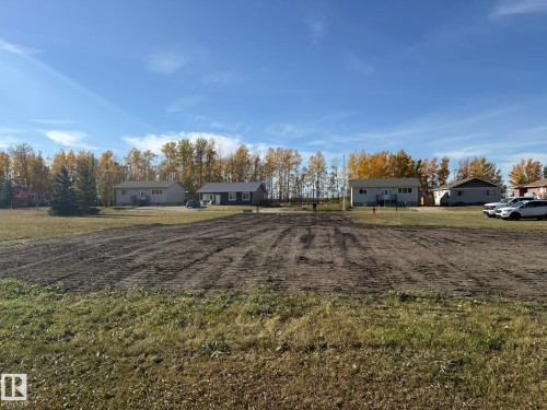 23 Woodbend, Warburg, AB 