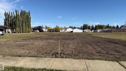 23 Woodbend, Warburg, AB 