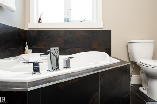 3604 16 Street, Edmonton, AB - Indoor Photo Showing Bathroom